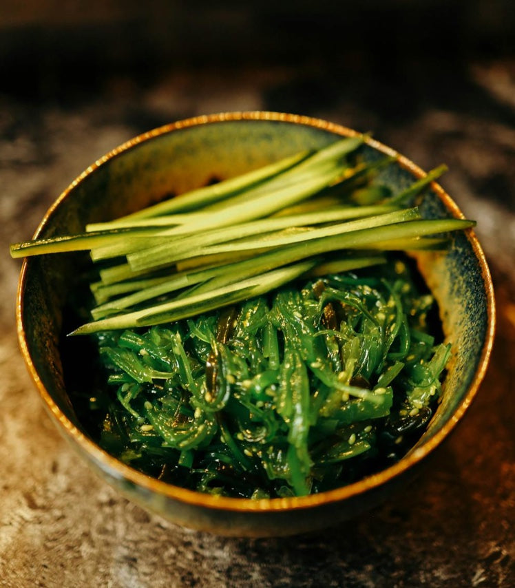 wakame salotos su agurkais