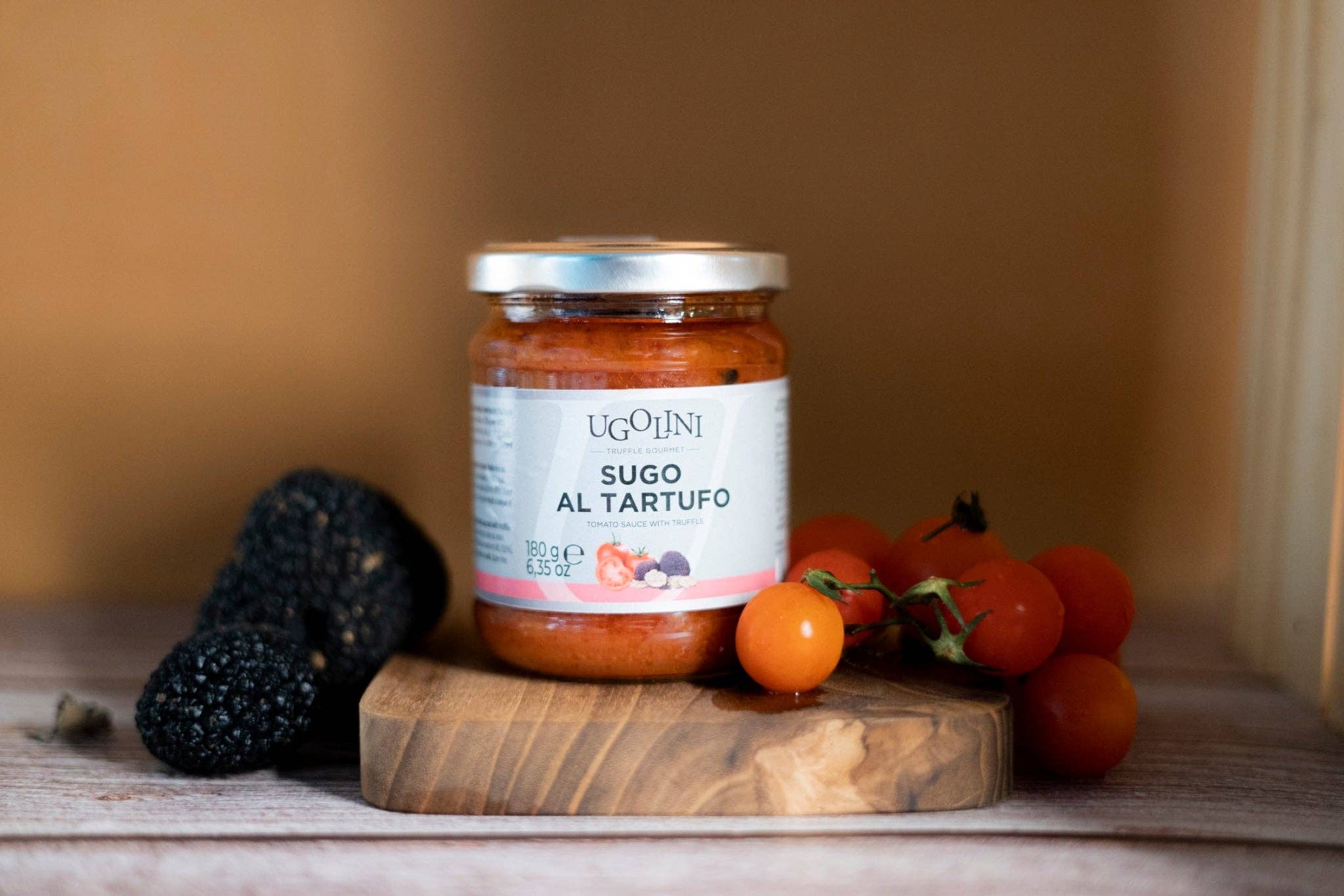 Pomidorų padažas su juodaisiais trumais „Ugolini“, 180 g